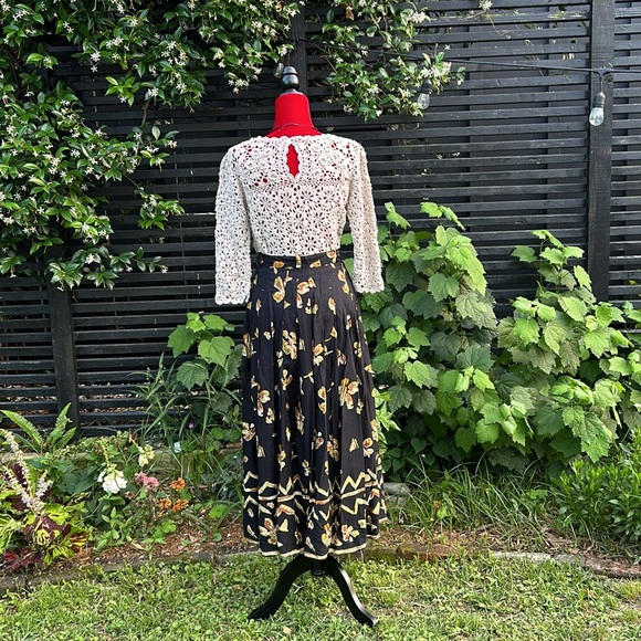 Vintage Together Pistachio Skirt 6 - Picture 3 of 11